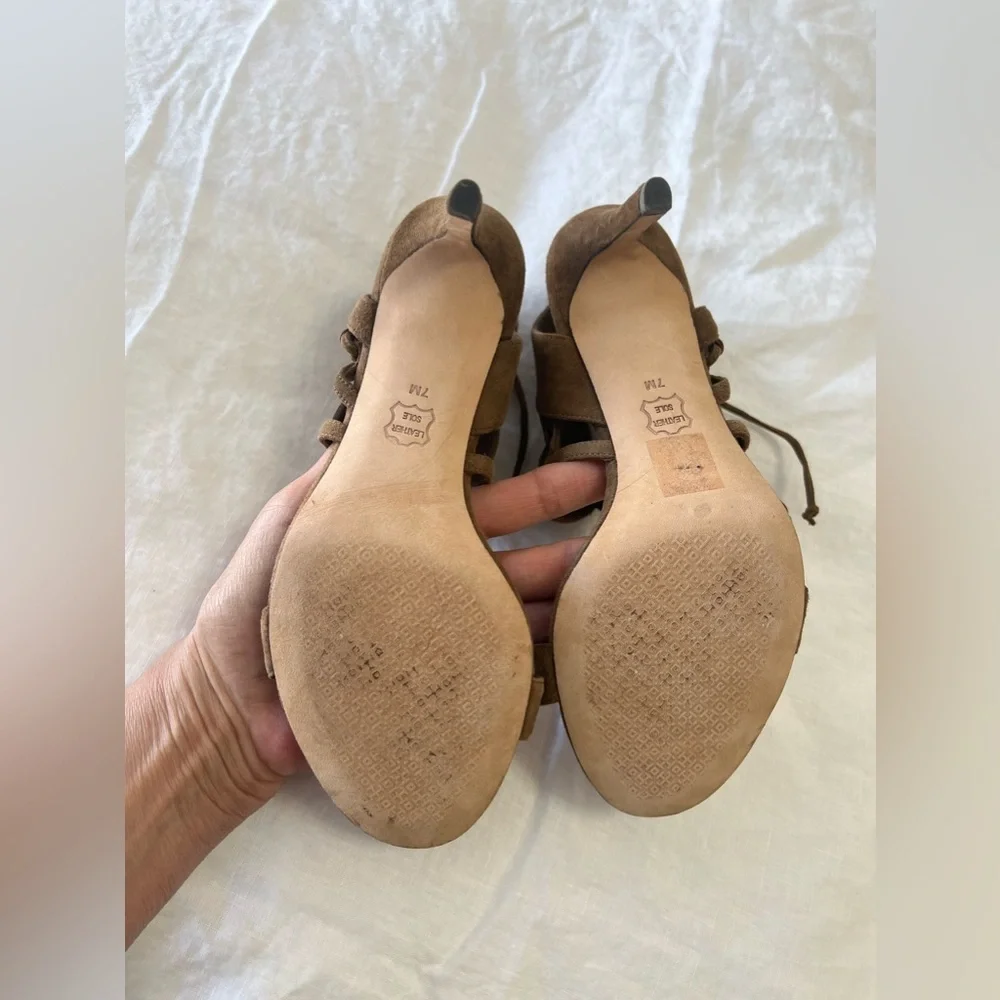 Tory Burch | Women’s SZ 7 | Leyla Sandals River Rock Heels | Taupe Suede Leather
